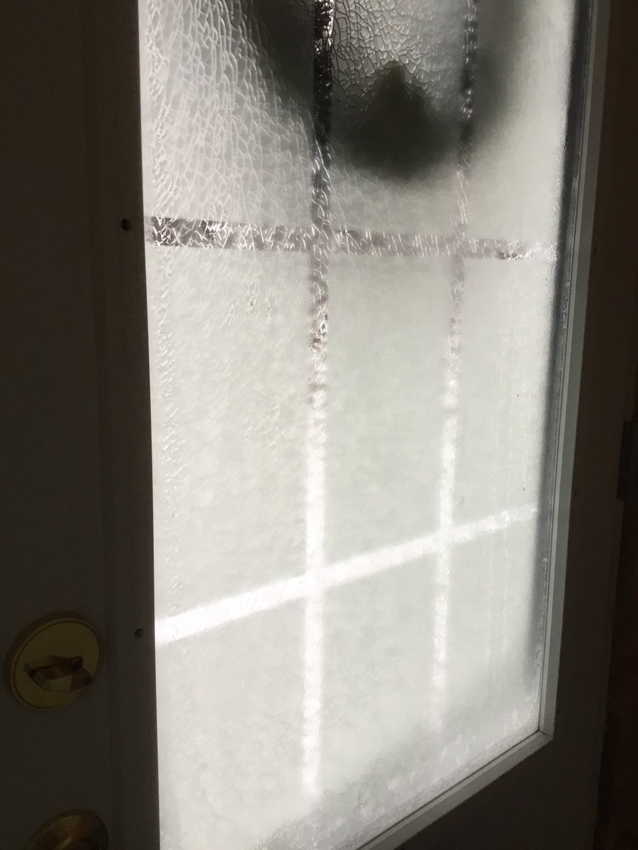 coffeeShihTzu's tweet photo. How do you know it was cold last night? That’s not a glazed window, it’s ice 😵. Back door from the sunroom.
#NBWinter
#NB2020 https://t.co/yCZQq9eSKR