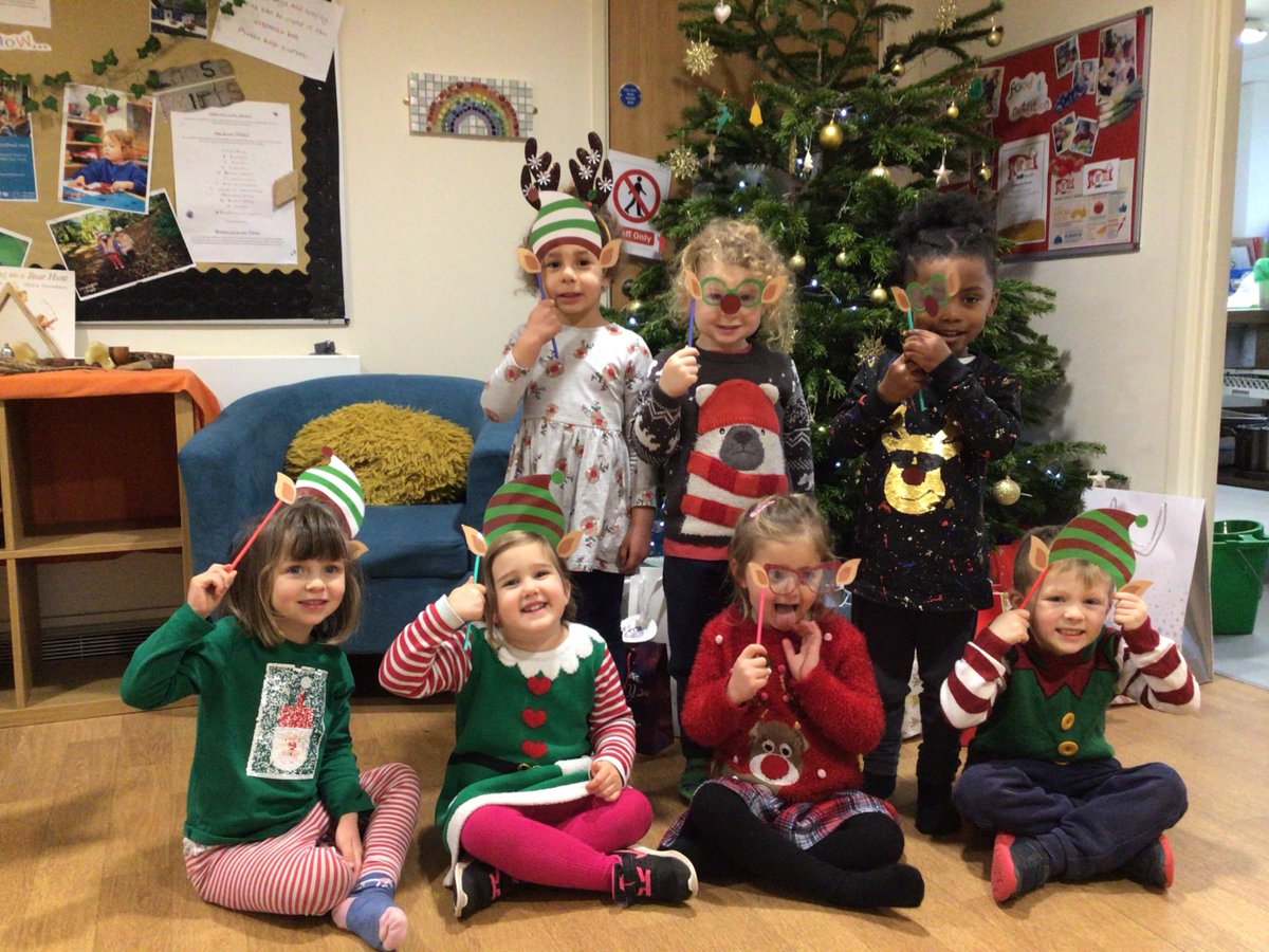 horfieldsnap's tweet photo. Preschool are hiding behind their elf props!
Can we see your elfie selfies? #elfieselfie
#NESBRISTOL @aboveandbeyond1 https://t.co/mOJ7rHpLTi