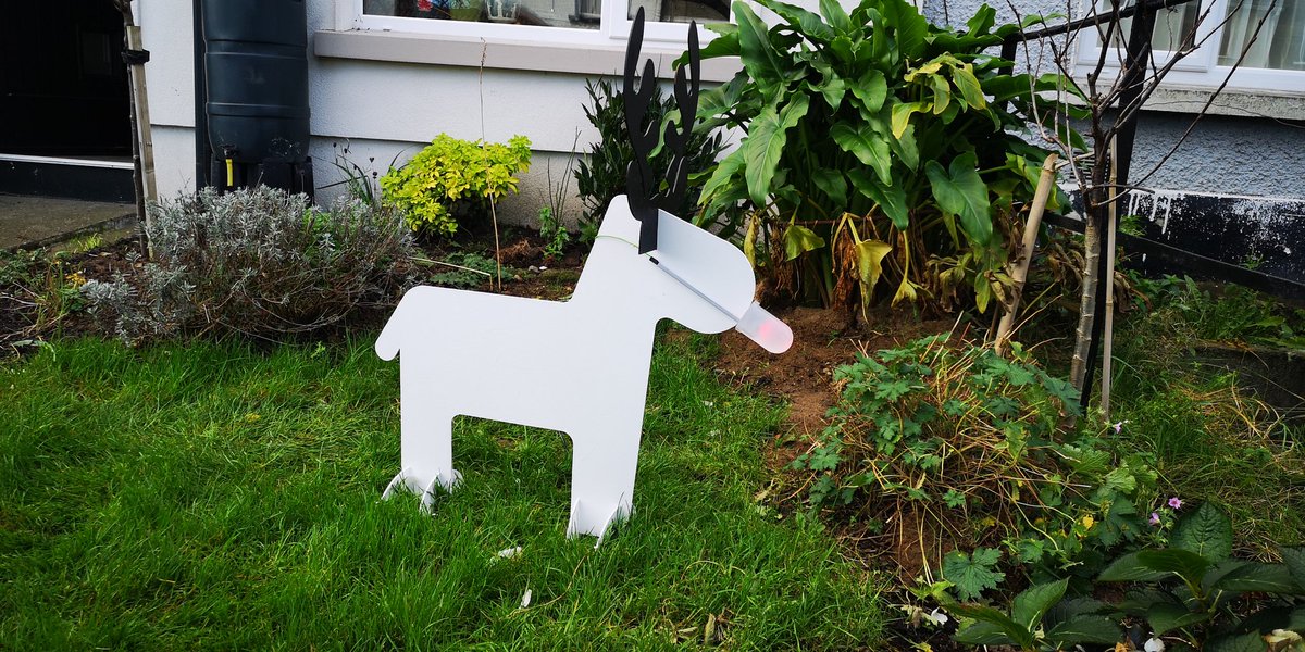 Jeffrey_Roe's tweet image. Rudolph 🦌. #GiantLED from @PartFusion