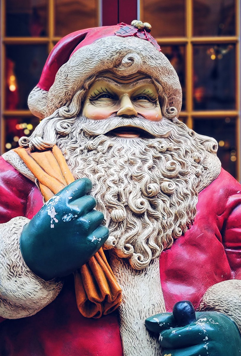 iamwaynegilbert's tweet photo. "It's Christmas Time in the City." #NYC #SantaClausIsComingToTown #Smile #HolidaySeason #Photography #Samsung #GalaxyNote20Ultra #PhoneofTheYear #ProGradeCamera #withGalaxy #giftGalaxy #Family #Friends @SamsungMobileUS https://t.co/QuGTUSw627