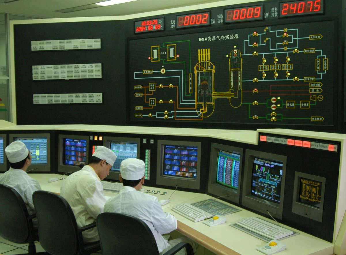 iaeaorg's tweet photo. Hydrogen: more than a low carbon power source. See how countries are exploring hydrogen production using nuclear power plants to help decarbonize energy, industrial and transportation sectors. https://t.co/1vZyCtLMXR https://t.co/FjhMtRRQOp