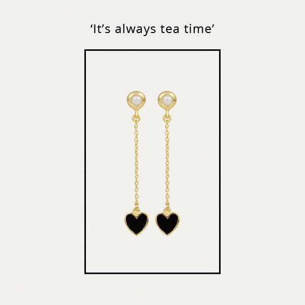 OttomanHands's tweet photo. Have a cuppa, relax. https://t.co/U5yoM97XoK