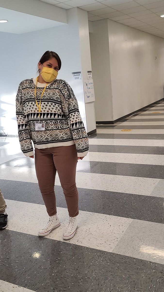 TheDreamTeamWHS's tweet photo. Ugly Christmas Sweater Day or Pretty @wisdom_hs? #Spiritweek #day4 #yes lights and all! #basicisboring https://t.co/u907feAiKM