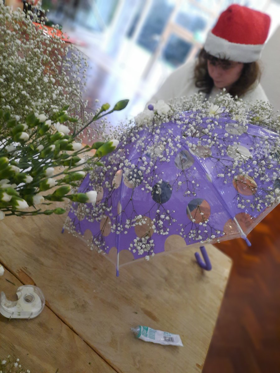 KMCFloristry's tweet photo. Check out these fantastic Wedding Trend designs from our very talented Level 3 students! Simply stunning! Well done! #trenddesign #kingstonmaurwardcollegefloraldesign #weddingflowers #weddingdesign https://t.co/m7amRt2QZQ