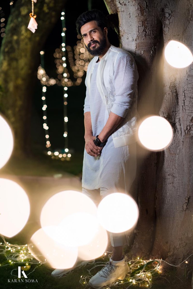TheVishnuVishal's tweet photo. Styled by @PJukalker
Delicate festive ensemble by #raamzofficial
Pics courtesy #thestorybox.karansoma

#VVgang
#Hyderabad https://t.co/SHym6qfw92