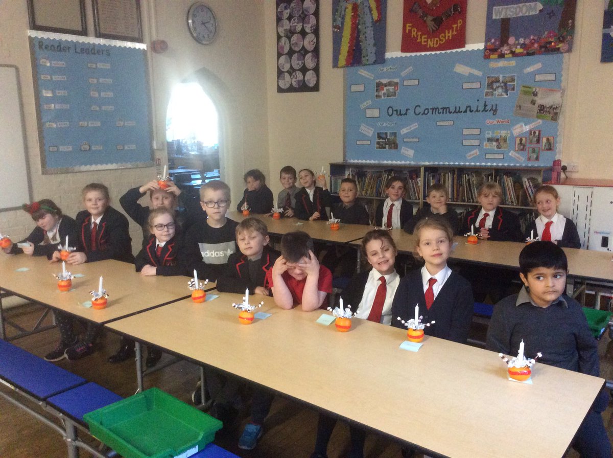 National_Y3's tweet image. Celebrating Christingle @National_Junior 
Seasons Greetings to you all.