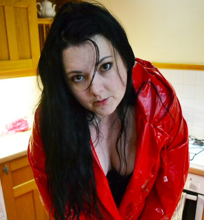 Lady_Anna's tweet photo. We're looking at me in my gorgeous red PVC mac this afternoon in my onlyfans
Red PVC and black hold-ups β€οΈπππ¦
Come along and let's talk PVC. Link in my bio x
#PVC
#PVCmac
#PVCraincoat https://t.co/PzMoExgOQw