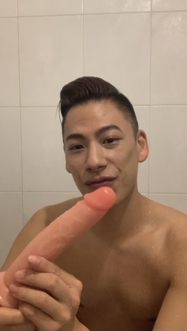 1 pic. Who wants to be this dildo......I want real cock fuck my throat rough and give me all the loads
