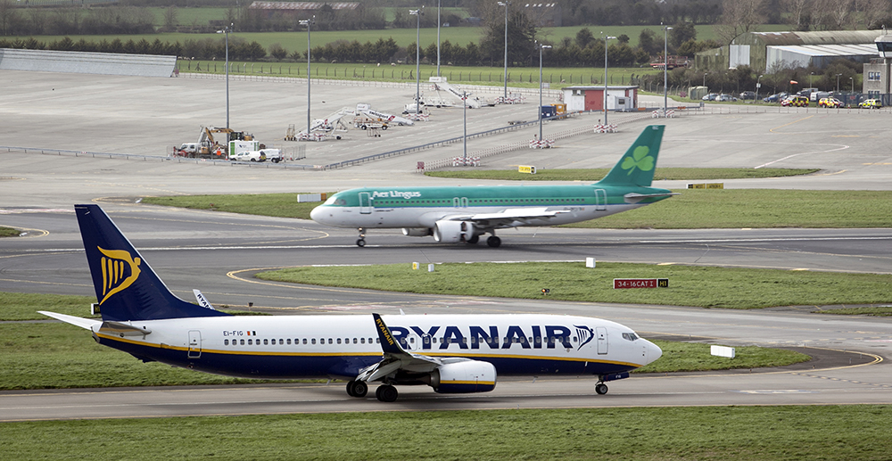 DublinAirport's tweet photo. We're proposing a generous discount scheme on our already low-cost charges to help kickstart air travel to &amp; from Ireland from next summer. The scheme will give airlines free or half price airport charges if certain passenger targets are met. https://t.co/MOIC1qxXry #avgeek https://t.co/nroYeM5gDZ