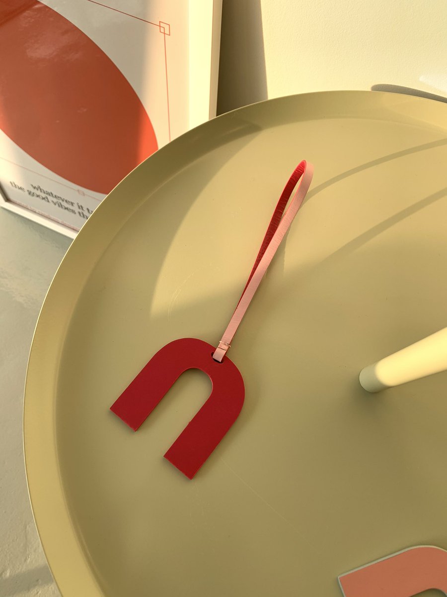 LunneOfficial's tweet image. Introducing  #LunneZero Leather Tag 🟡
Add a playful touch and gimmick to your accessories.
Crafted from surplus leather (100% cow leather)

เพิ่มลูกเล่นน่ารักให้กับกระเป๋าของคุณ ด้วย Leather Tag ที่ทำมาจากเศษหนังที่เหลือ น่ารักแถมยังรักโลกอีกด้วย

#LunnèOfficial #SurplusLeather