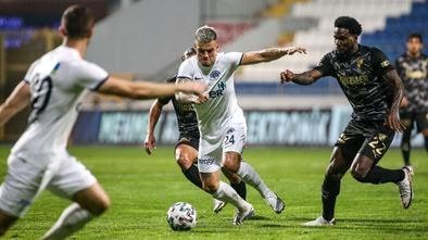 ExactFootball's tweet photo. Kasımpaşa'nın başarılı oyuncularından Mickael Tirpan, eşine MS hastalığı teşhisi konduğunu ve eşinin tedavisi adına Kasımpaşa'dan ayrılıp Belçika'ya döneceğini belirtti. https://t.co/yNEUKgdvY5