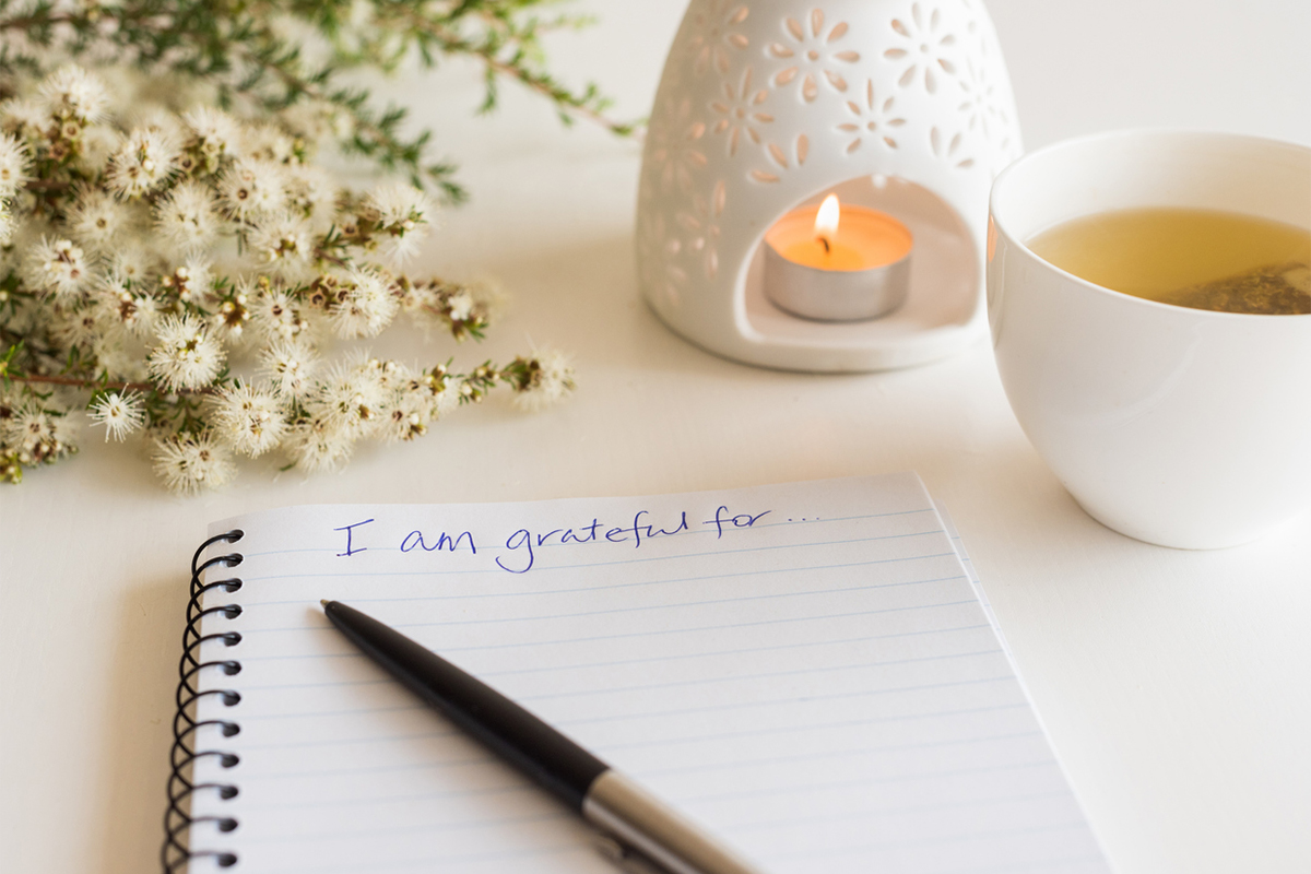 Being thankful can improve your mental outlook, especially during challenging times. 

In this week's Health Tip, UCF College of Medicine psychologist Dr. Katherine Daly shares some simple ways we can practice gratitude to boost our mood. 

Read more: ow.ly/NsSx50COaJ0
