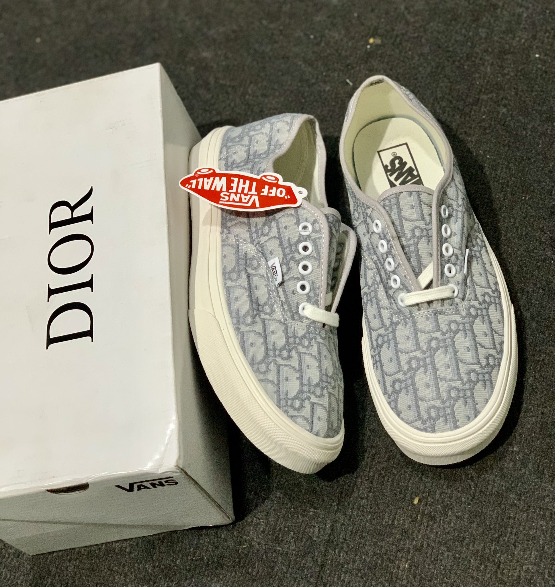 vans dior price