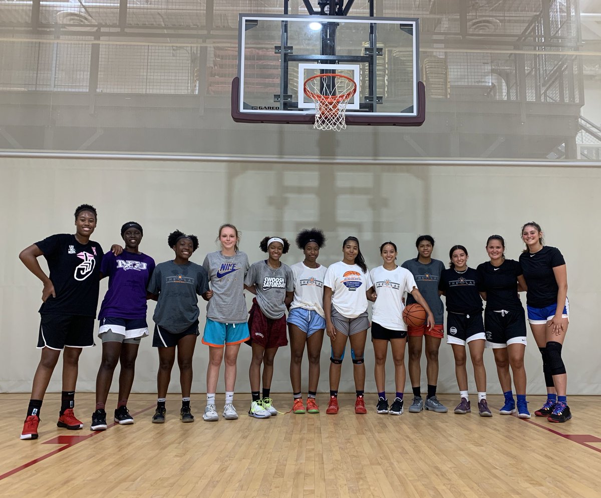 Lab_Basketball_'s tweet photo. #TBT ... reminiscing on the days when some of the best talent in the province just got in a gym and always competed at a high level. 😤  #LabFam #LabRuns #Loaded #WeGrindDifferent #InTheLab #LabWork 🧪🏀🔬 https://t.co/FmYld6fpW1