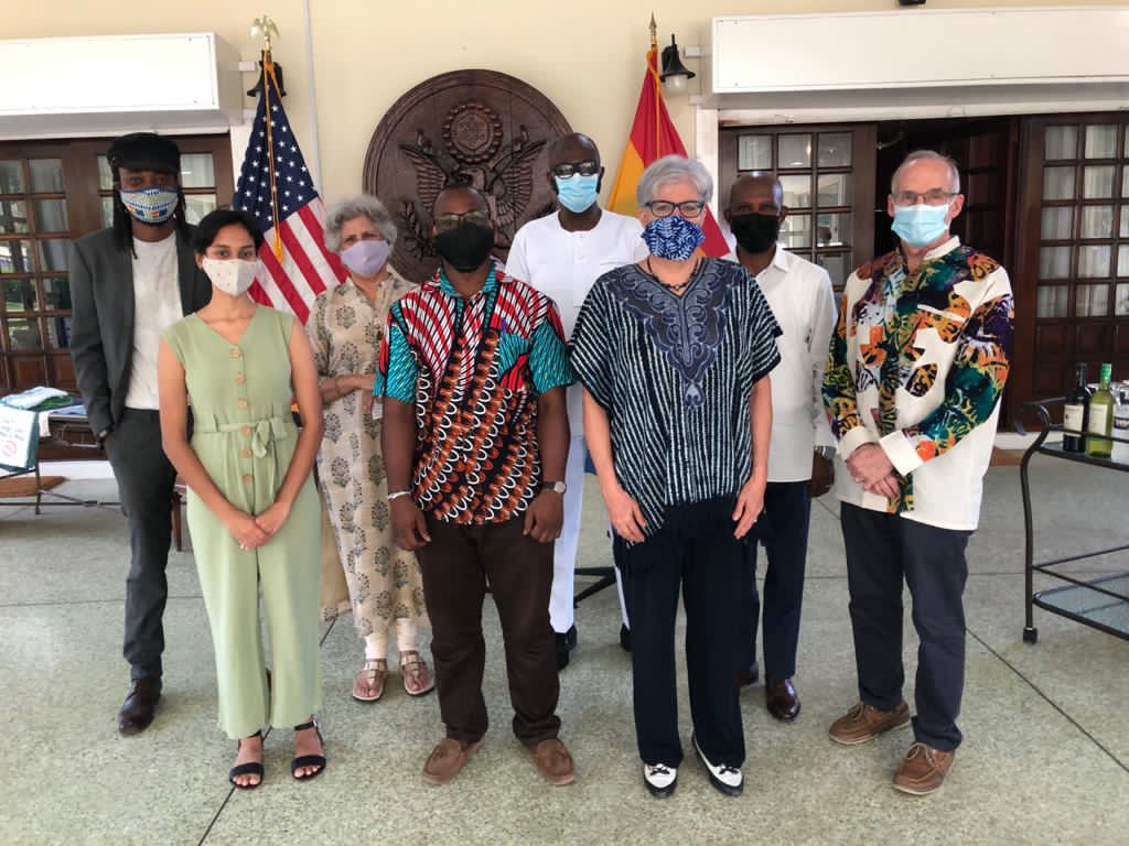 Reusablebagsgh's tweet photo. An informative  experience with  colleague environmentalists at the @USEmbassyGhana on effective ways of promoting re-usable bags as an alternative  to plastic bags, to reduce plastic waste and pollution.
#saynotoplastic #plasticfree #ClimateAction #cleangh #FightFor1Point5 https://t.co/JKNq8DZovt