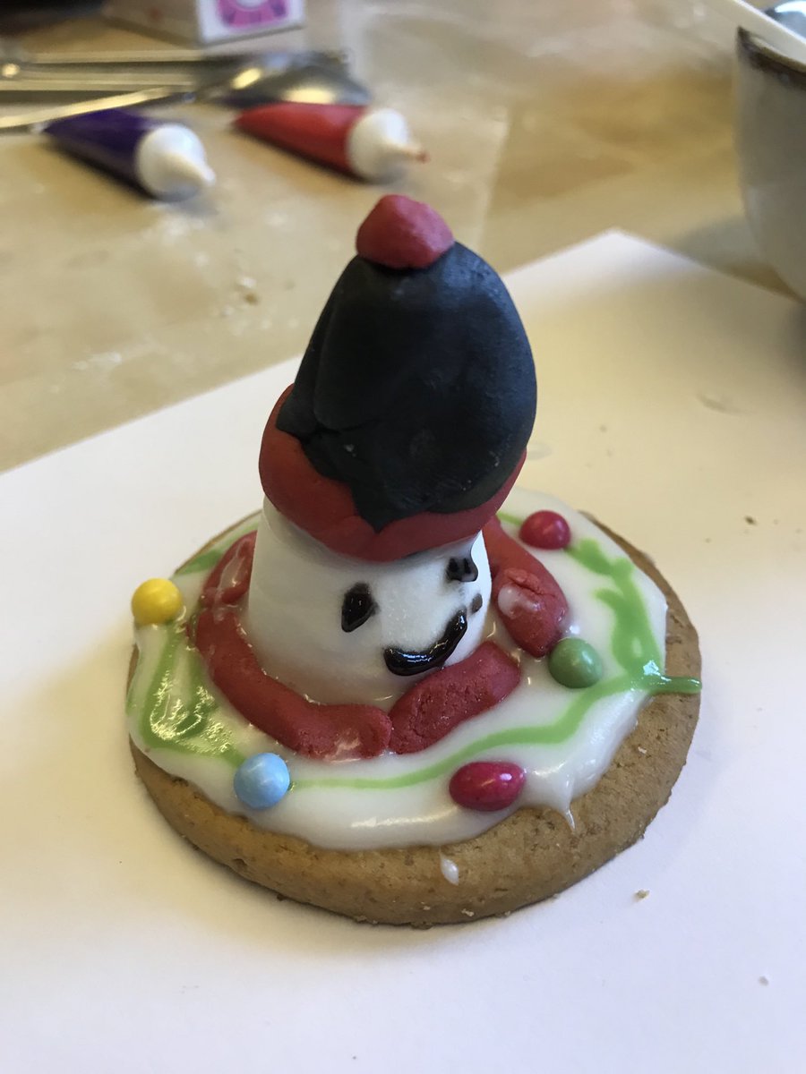 MilneJaime's tweet photo. Melted snowman biscuits being made in P7B today! ☃️😋 https://t.co/AfhkfoEzUh