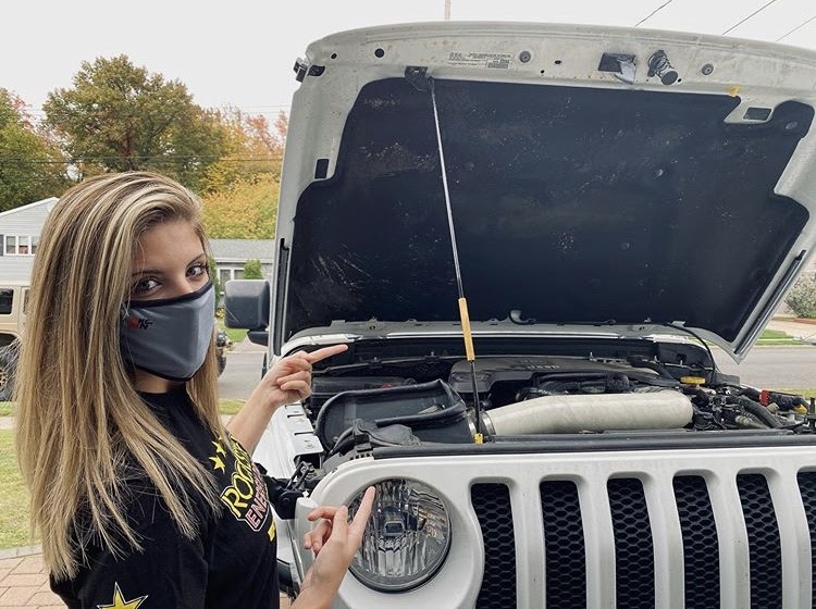 knfilters's tweet photo. @ lindsnicolee showing off her new K&N ๐ท alongside her #JeepWrangler
https://t.co/bMRkI8wLeK
#KNFiltration #ShowYourStripes #JeepLife https://t.co/3UNrQ4lXg7