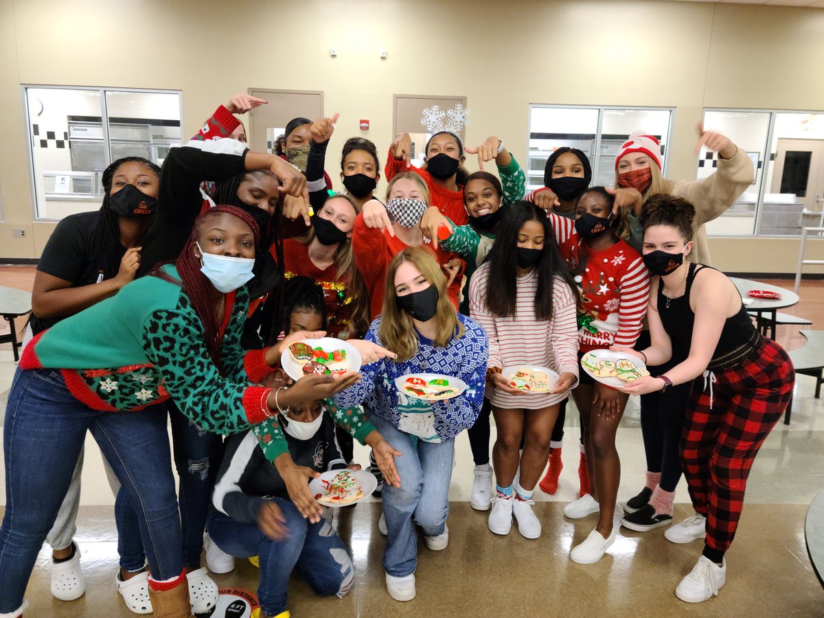Our Annual Secret Stingray gave us all the laughs and feels we needed this week! Cheers to this holiday season  🧡🖤 #raysup #atlanticcoastcheer #tistheseason #cookiewars