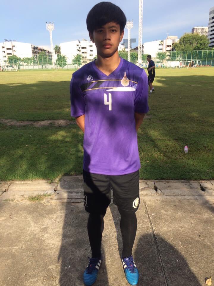ZeedFootball's tweet photo. บางทีก็หล่อเกินไป 😊 #นักบอล #นักบอลหล่อ https://t.co/cbyQfmCFYl