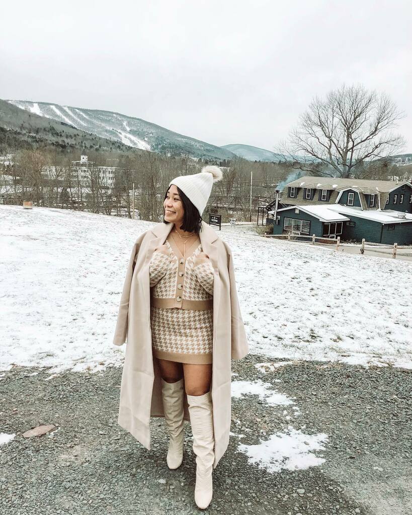isisbri0nes's tweet photo. How’s your snow day going??? ❄️ Stoked to be spending mine in the Catskills, ski towns are the best! https://t.co/YxYtjDrdsA https://t.co/u99dn5OZnG