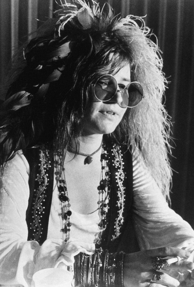 Musichealing4u's tweet photo. #IconicMusicians #1970s What emotion does it bring out in you? https://t.co/xWFPVz2QWW