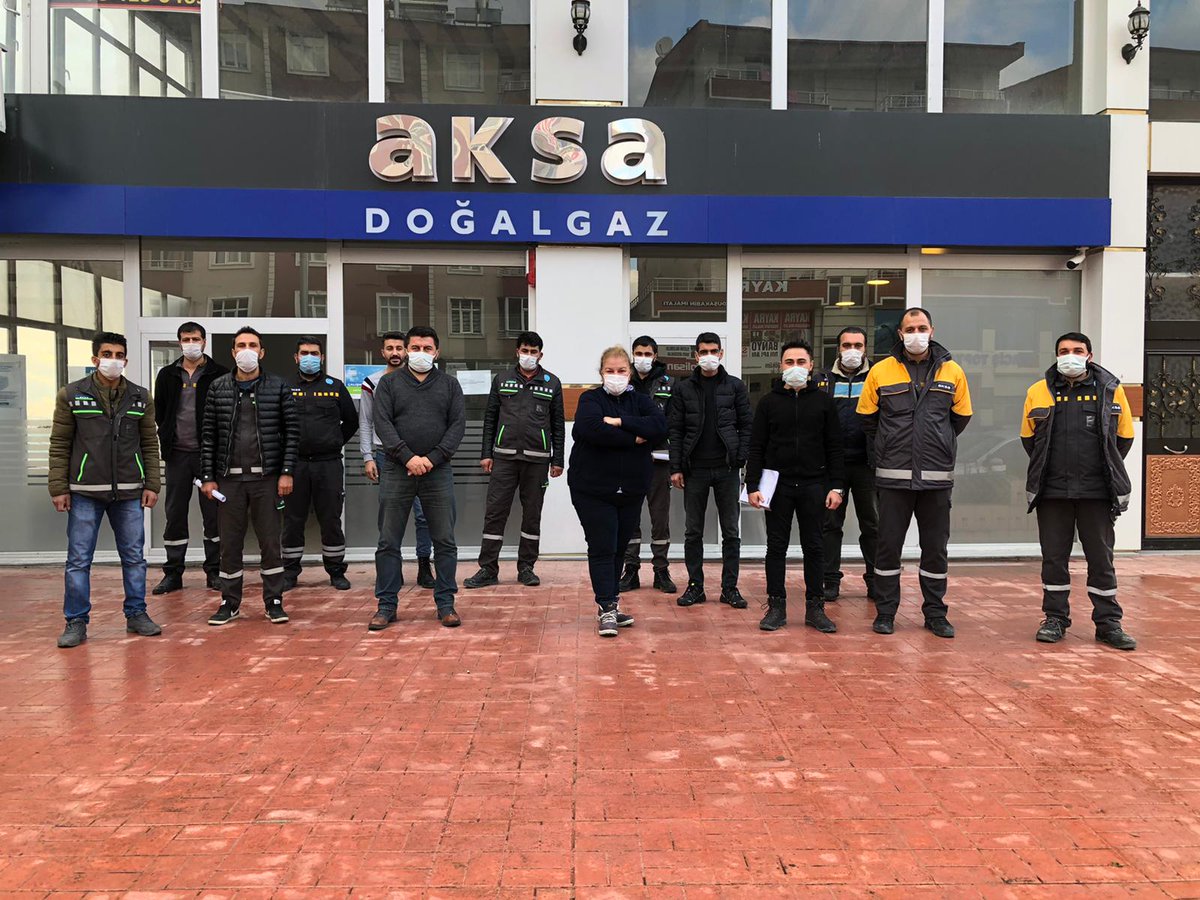 <a href="/GazbirGazmer/">GAZBİR-GAZMER</a> kurumumuzun önderliğinde ve <a href="/Mermishim/">Merve Aslan</a> hocamızın katılımıyla MYK (işletme/bakım) eğitimimiz Aksa Van/Erciş Şube şefliğinde gerçekleşmiştir. Şubemiz adına Katkılarınızdan dolayı Merve hocamıza teşekkür ederiz... <a href="/Aksa_Van/">Aksa Doğalgaz Van</a> <a href="/aytachakanoruc/">Aytaç Hakan ORUÇ</a> <a href="/halifeoglu_m/">Kazım HALİFEOĞLU</a> @Alpsezgin58