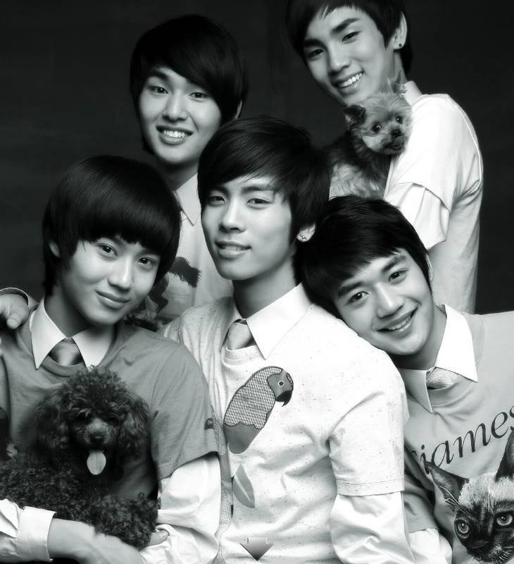 i_aroundyou's tweet photo. It has been 3 years🥺, but you're still five for me..
Forever 😊💎🌹💞

#SHINee #ONEW #JONGHYUN #KEY #MINHO #TAEMIN
#2020_SHINeeisBACK https://t.co/BNM6uK1lkM