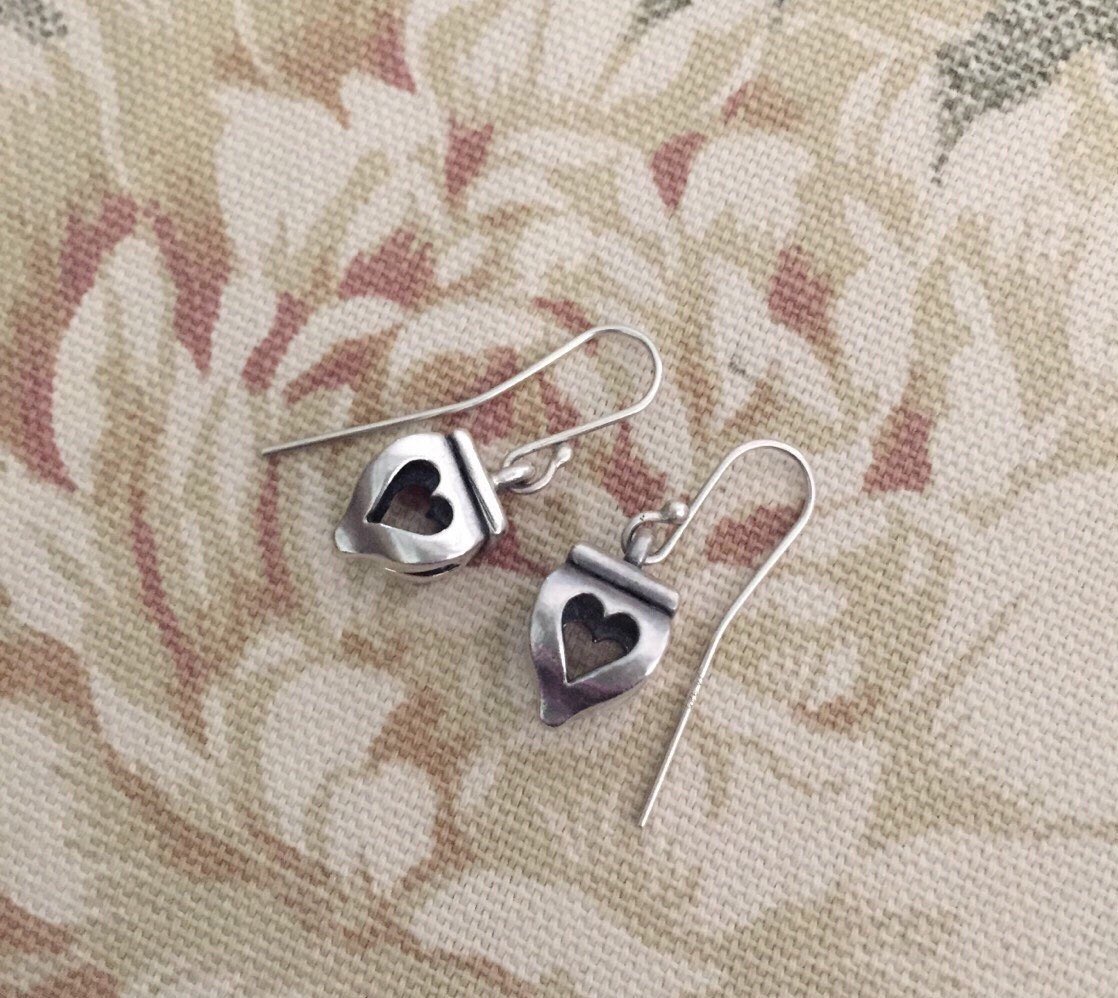 247LovingLife's tweet photo. #etsy shop: James Avery Vintage Rare Retired Sterling Silver "Heart Finial" Earrings Jewelry Gifts https://t.co/HTnlbaXcEi https://t.co/BfuvOS34Jg