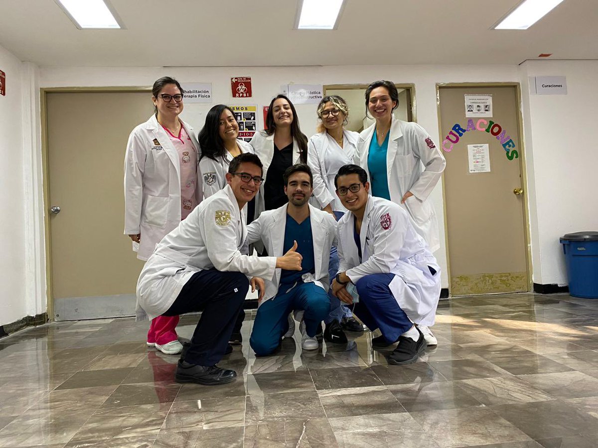 mdsarahivs's tweet photo. Porque a pesar de todo... en el internado siempre conoces a personas especiales. Gracias por todo amigos! #MIP #GuardiaB #PediaTeam https://t.co/3SQLeUDwBe