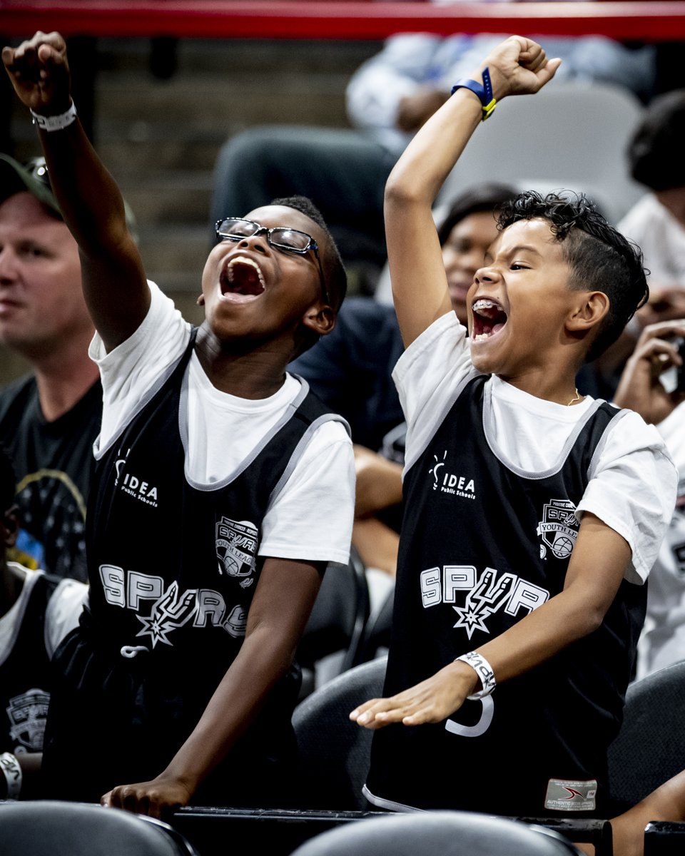spurs_way's tweet photo. Join a team of global difference-makers that will be there to cheer you on! π
@risefortheworld is an incredible opportunity for 15-17 year-olds who want to make the world around them better. π
π https://t.co/d2s9KvhL0d
#RiseForTheWorld | #SpursGiveBack https://t.co/nlajRmYxru