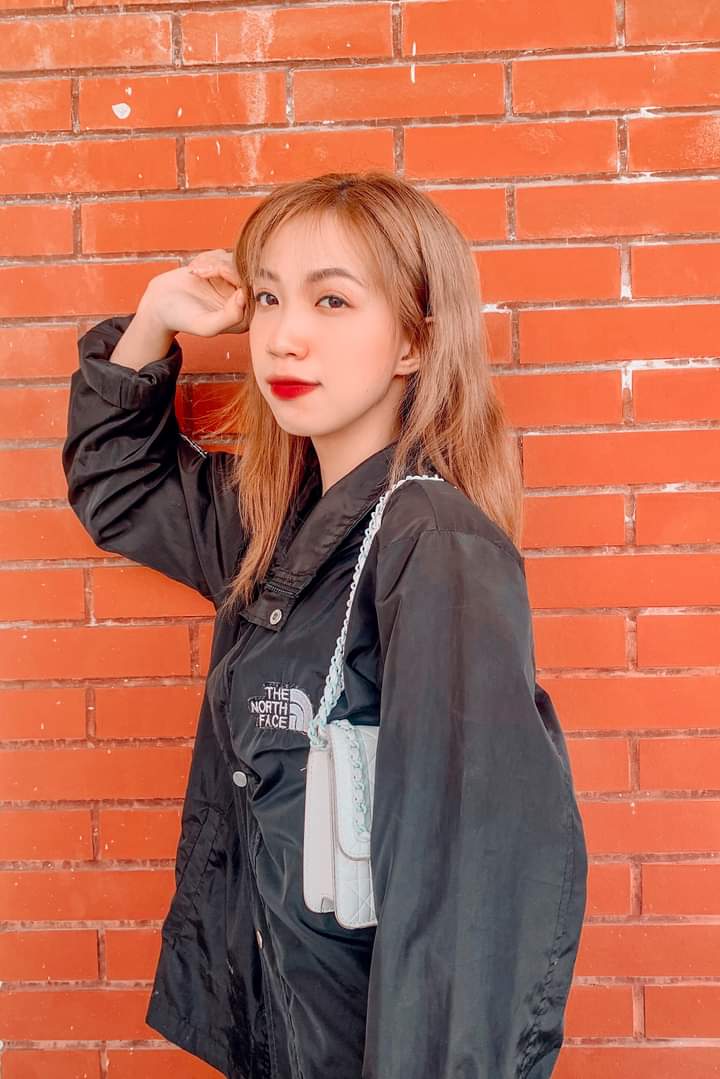 Dng08074806's tweet photo. Đi chơi về sớm bữa hihi https://t.co/YzsZ7qIlNN