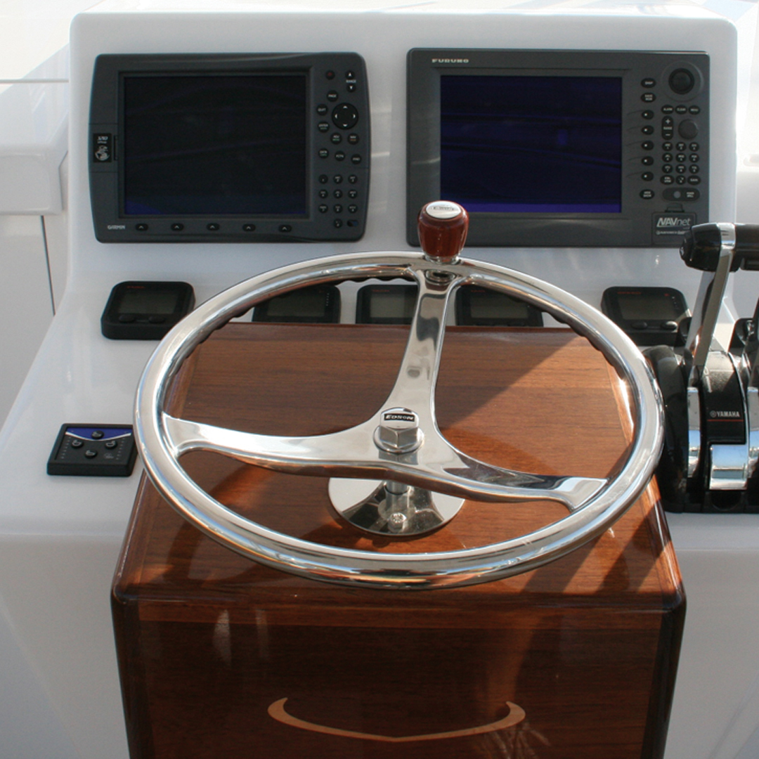 edsonmarine's tweet photo. #TBT with @Shearline_Boats outfitted with an Edson Stainless Steel PowerWheel and a Teak PowerKnob! Do you think we should bring the Teak PowerKnob back?
Comment what you think below β¬οΈβ¬οΈβ¬οΈβ¬οΈ
#EdsonMarine #ShearlineBoats #ThrowBackThursday #EdsonWheels #MakingAdventuresHappen https://t.co/Kj4fduptuJ