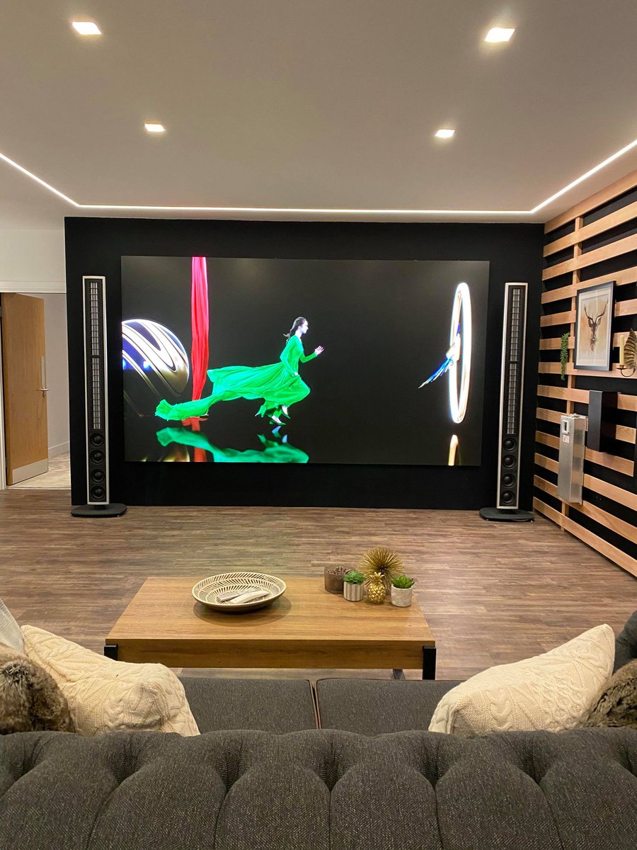 MDfx_Limited's tweet photo. Have you heard about “The Wall?” by @SamsungUK . The BIGGEST TV in the UK measuring at a staggering 146 inches from corner-to-corner. We've gone and had a look... and what can we say...it's incredible!
#AV #FutureAV #homecinema #largetv #biggesttvuk #thewallbysamsung https://t.co/AH0KH4vCsE