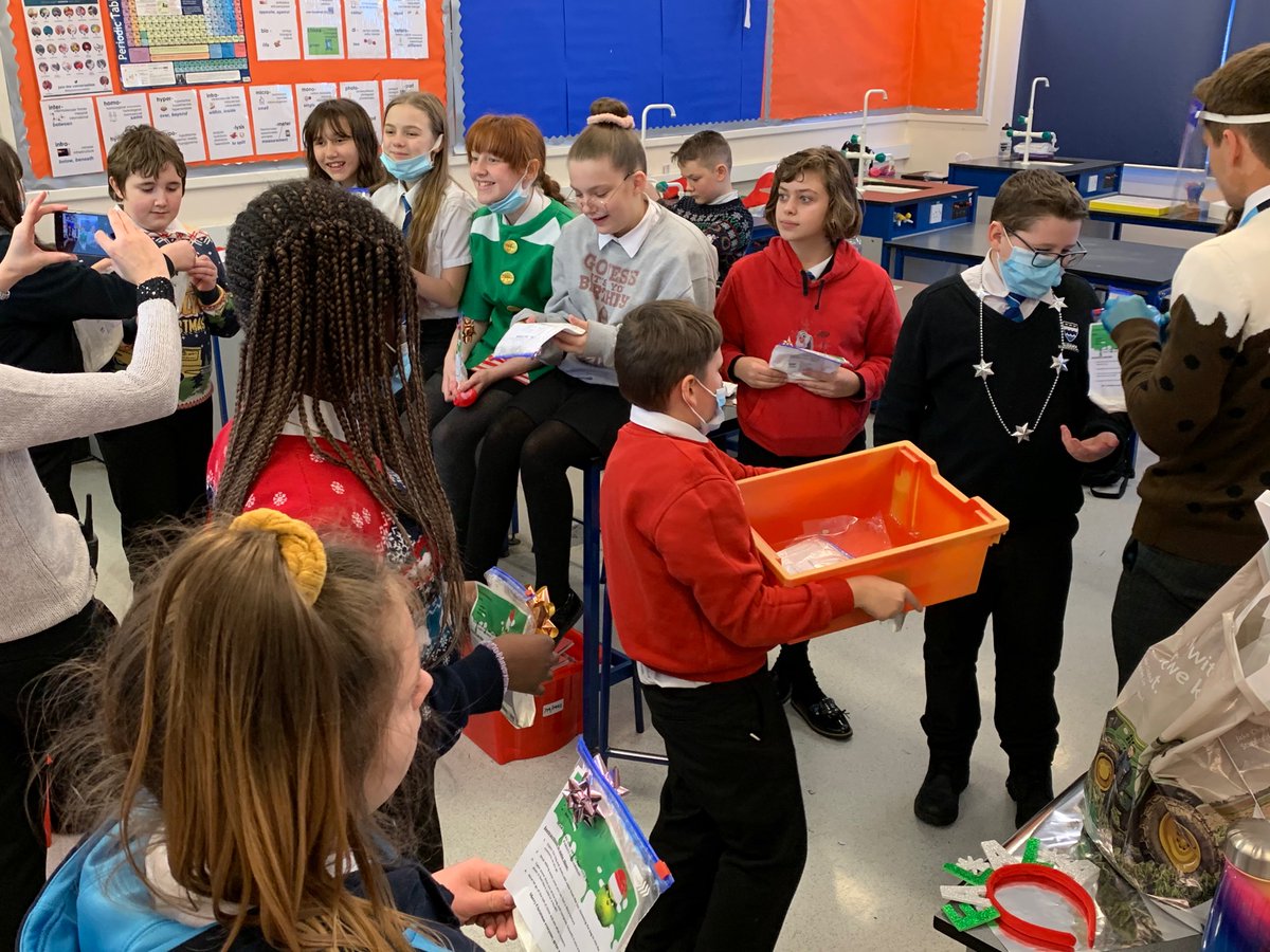 NorhamScience's tweet image. Our student leaders have been working hard to make homemade science slime kit Christmas presents for our year 7s! @norhamhigh