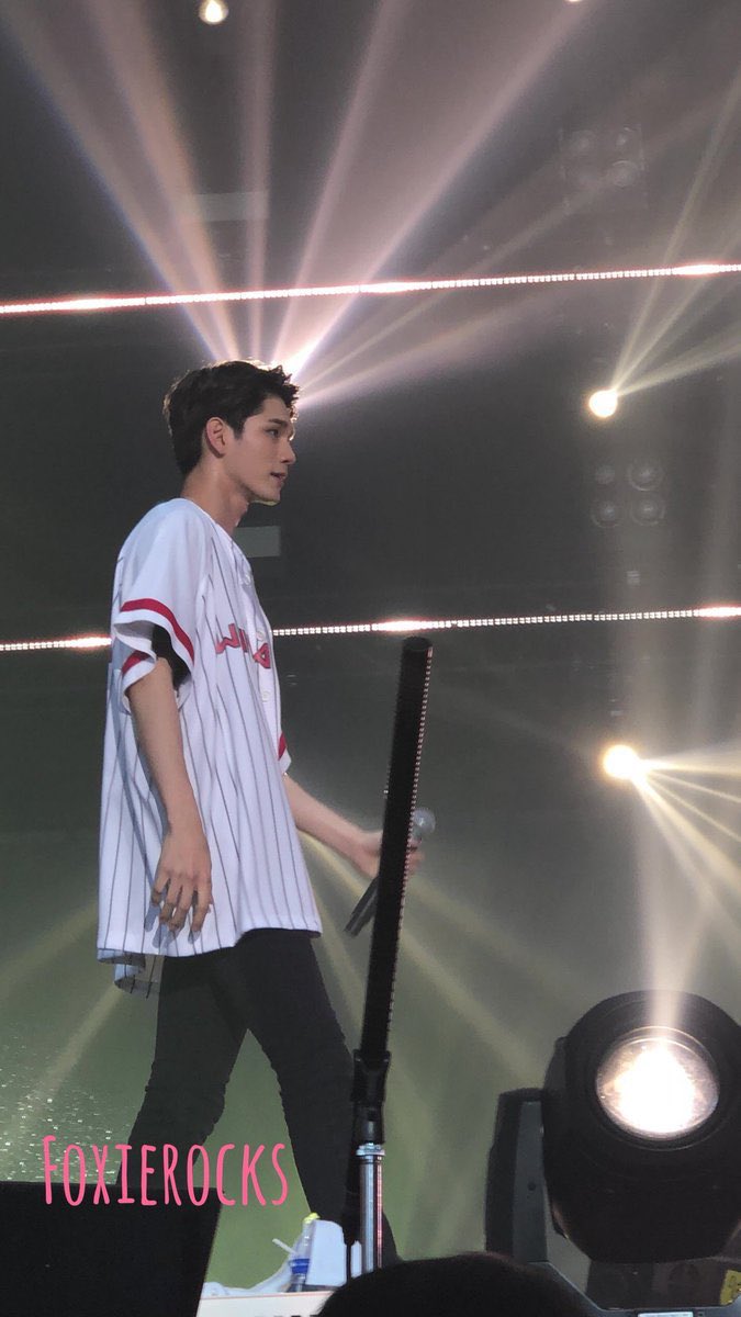 this is how ong seongwu looks in real life: a very necessary thread