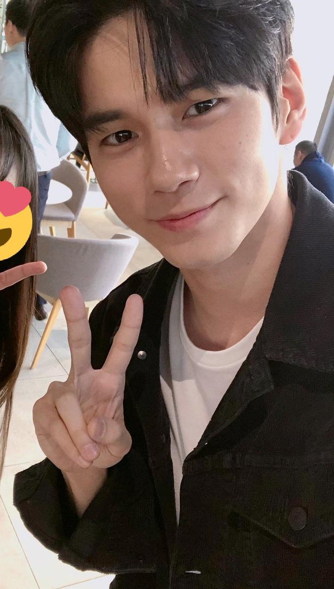 this is how ong seongwu looks in real life: a very necessary thread