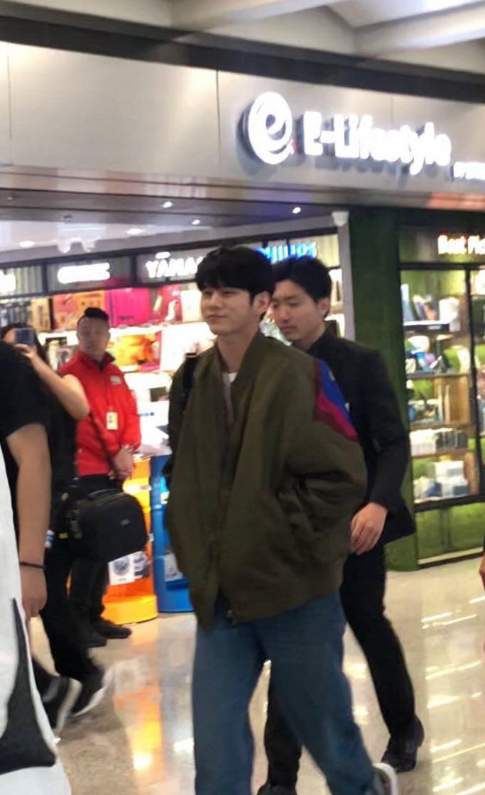 this is how ong seongwu looks in real life: a very necessary thread