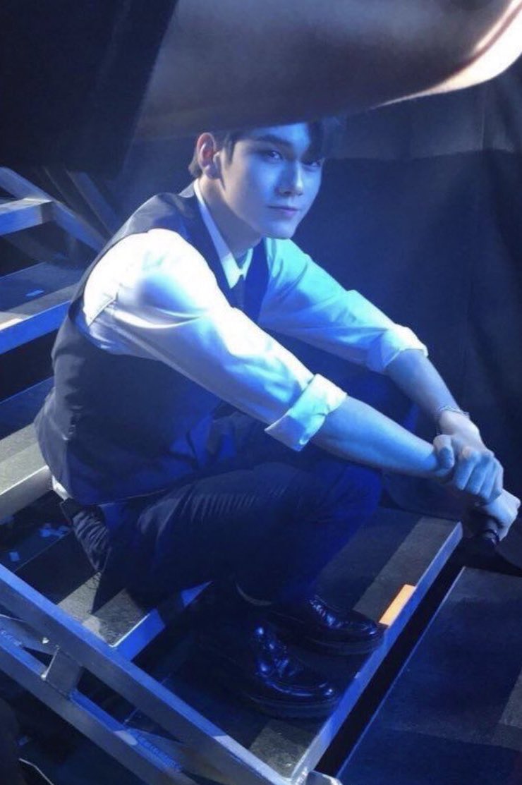 this is how ong seongwu looks in real life: a very necessary thread