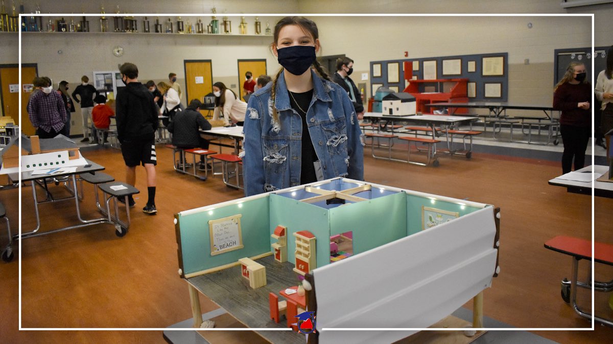 ButtsCoSchools's tweet photo. @HMSBCSS students did a wonderful job displaying their knowledge of circuits and energy with their Electric House projects. Scroll through the images to see some examples of their hard work! #bcss #buttscountyschools #buttscounty https://t.co/QNzuzaPYrF