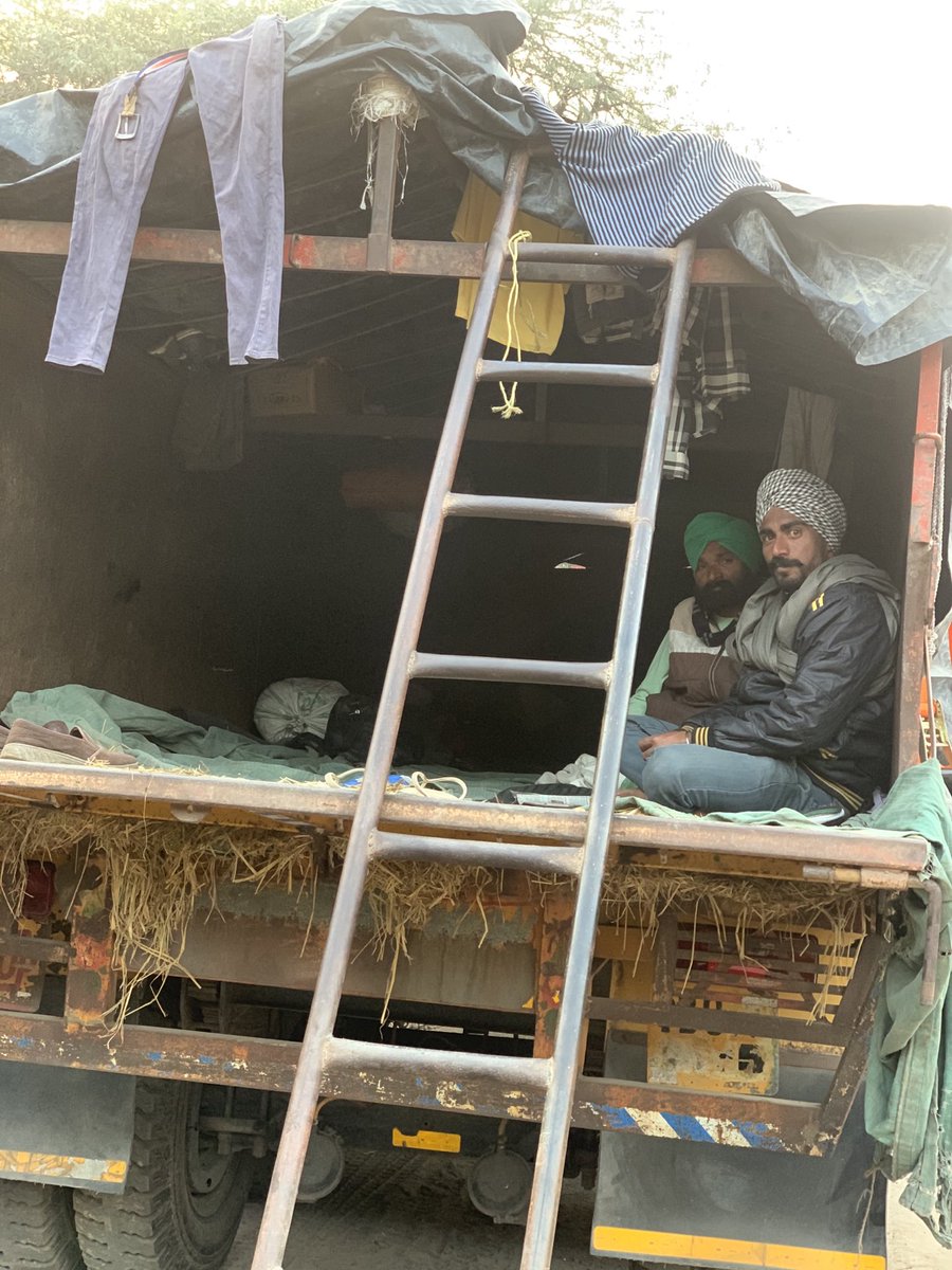 ReallySwara's tweet photo. Snapshots of resilience. #SinghuBorder #farmersprotest https://t.co/hACANYZ0Ka