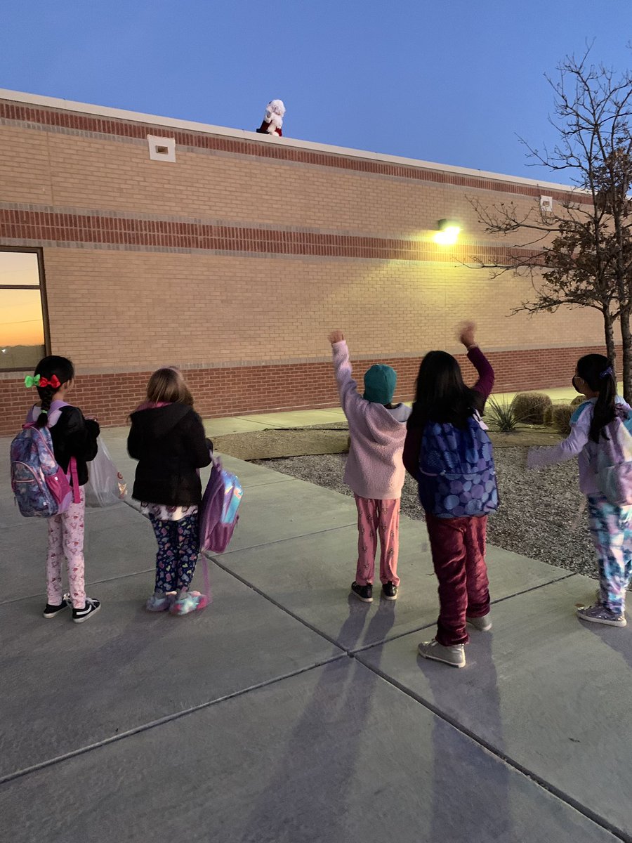 uplandheights's tweet photo. It’s a fun day at UH!!! Nothing like starting the day with elves, snowmen, cooks, and Santa! Loving PJ’s and the Polar Express! Thanks for meeting your reading goal!!! https://t.co/4Zm6P02m3q
