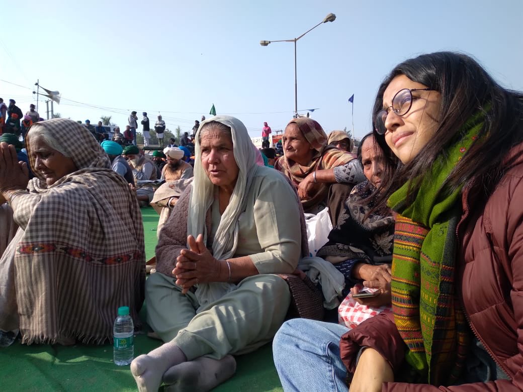 ReallySwara's tweet photo. A humbling day, to see the grit, resolve and determination of protesting farmers and the elderly at #SinghuBorder #FarmersProtests https://t.co/WIGg6bdqkF