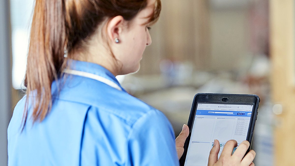 🆕Our User Researcher, <a href="/FarrarTamara/">Tamara Farrar</a>, explains how sharing additional information in the Summary Care Record (SCR) has helped frontline professionals during the pandemic.

Read more in the latest Digital Transformation #blog⬇️
digital.nhs.uk/blog/transform…