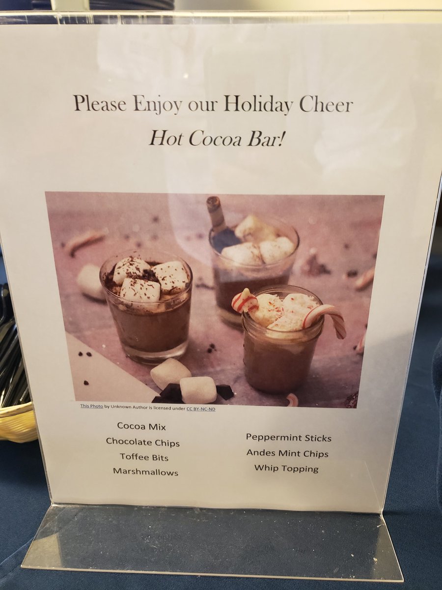 KFValleyViewHC's tweet image. Spreading holiday cheer at the campus today! Staff Hot Cocoa Bar. Keeping warm in the snow! #WeLoveOurStaff #ChristmasCheer @ValleyViewHC @PatynkoJody @ReyRd2