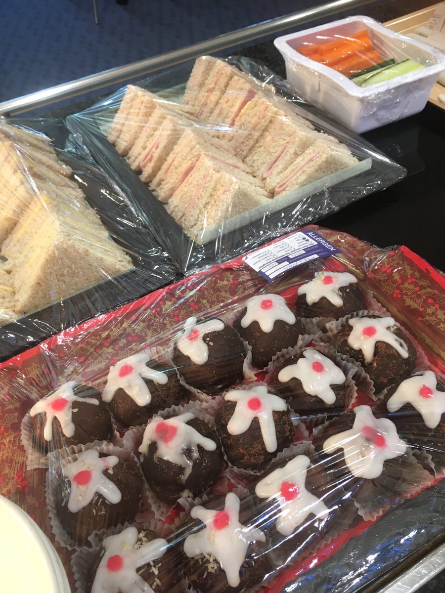 Nursery lunch and tea today - Hope the rest of you have a fabulous Christmas ⁦@HullCollegiate ⁦<a href="/ChartwellsInd/">Chartwells Independent</a>⁩