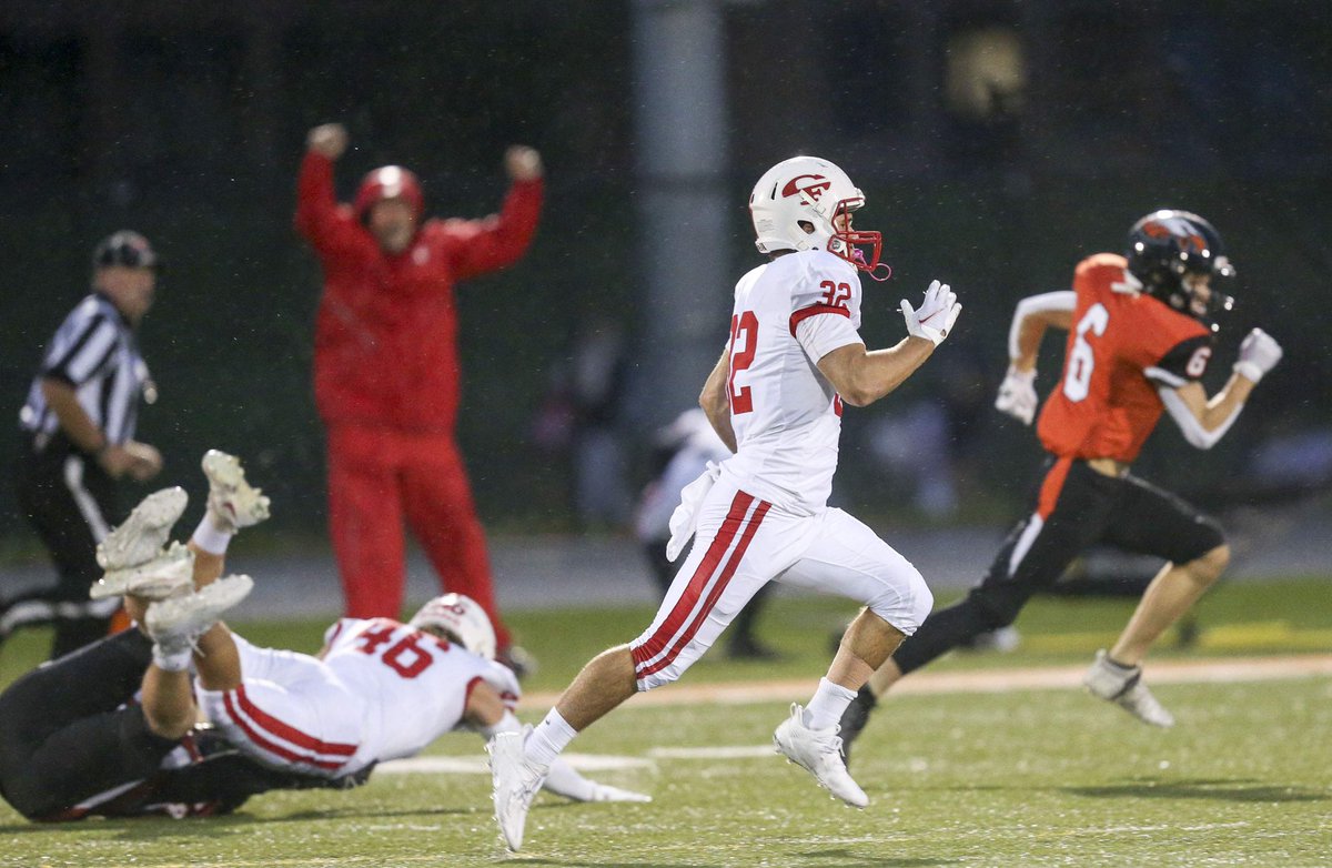SSN_UNI's tweet photo. Ryan Ostrich, RB (Cedar Falls, IA)

Ostrich is 5’10 190lbs, and also runs track. He ran for 1,336 yards and 14 TDs this year; he also caught 2 TDs, threw for another, and returned a kick to bring his total to 18 TDs.

Follow: @ryan_ostrich https://t.co/scen8tYr40