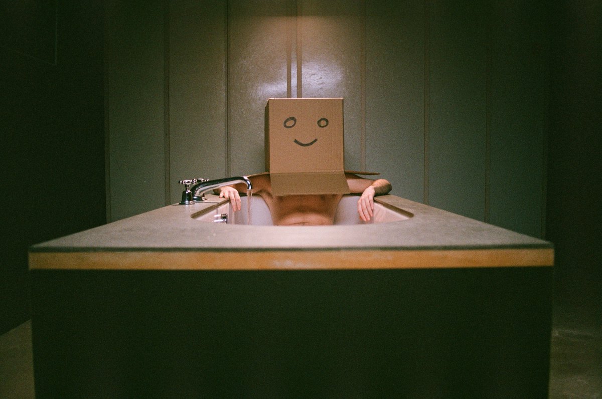 Sad on Instagram by <a href="/pomplamoose/">Pomplamoose</a>  is out now! 

Incredibly proud of director <a href="/ICOEPR/">Sammy Paul</a> producer <a href="/AshleyNHorne/">Ash Horne</a> and the whole team who pushed on through to make this music video happen! 🙌🏻

youtube.com/watch?v=J4zWCy…