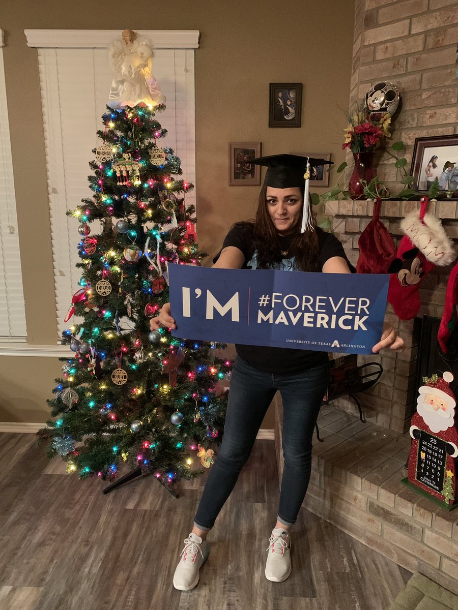 ModifyTeachELAR's tweet photo. My husband and 4 boys are a big part of my accomplishment. Proud to be a #ForeverMaverick. 
#FirstGenGrad  #USNavyMom #FirstGenOrgullo #MEd #TeachersCan https://t.co/Ztpnd2tQXd