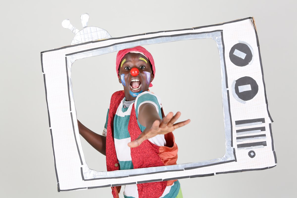 The Show Goes On at 5PM PST TODAY! 
Pre-show slideshow begins at 4:50PST. 
FB live or here ow.ly/NY9l50COrZ2. 
Direct link in bio.
#prescottcircustheshowgoeson