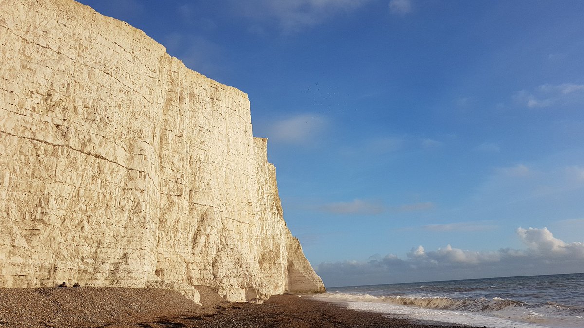 supercell_1996's tweet photo. Sunny day at the beach .... in December. Stunning part of the Sussex coast. #cuckmere #sussex #cuckmeresos #sevensisters https://t.co/lPj8tpgXNk